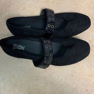 Brash Black Dress Flats